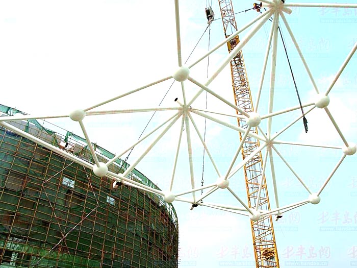 诸城体育馆网架安装